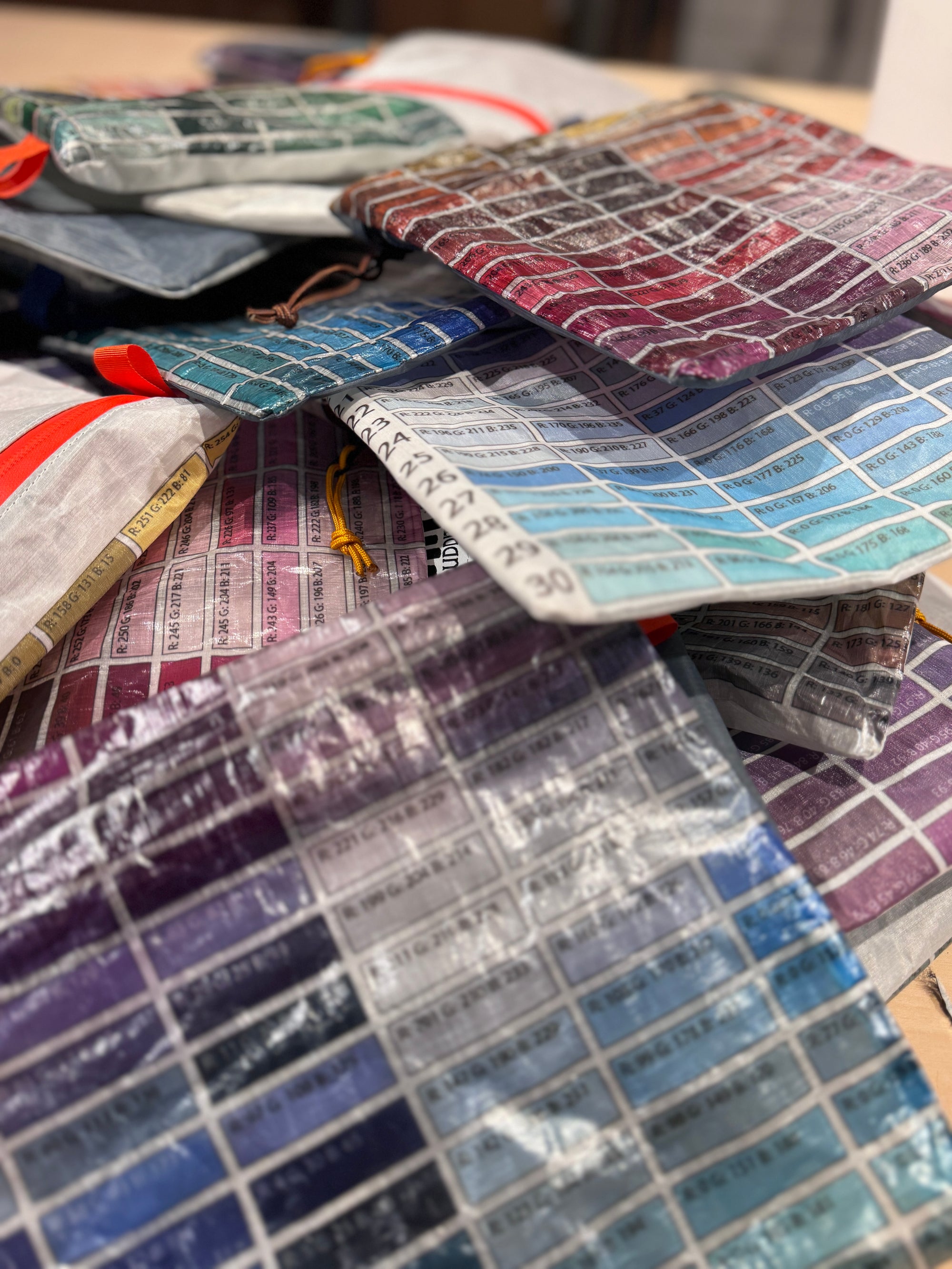 Dyneema Pantone zip bags