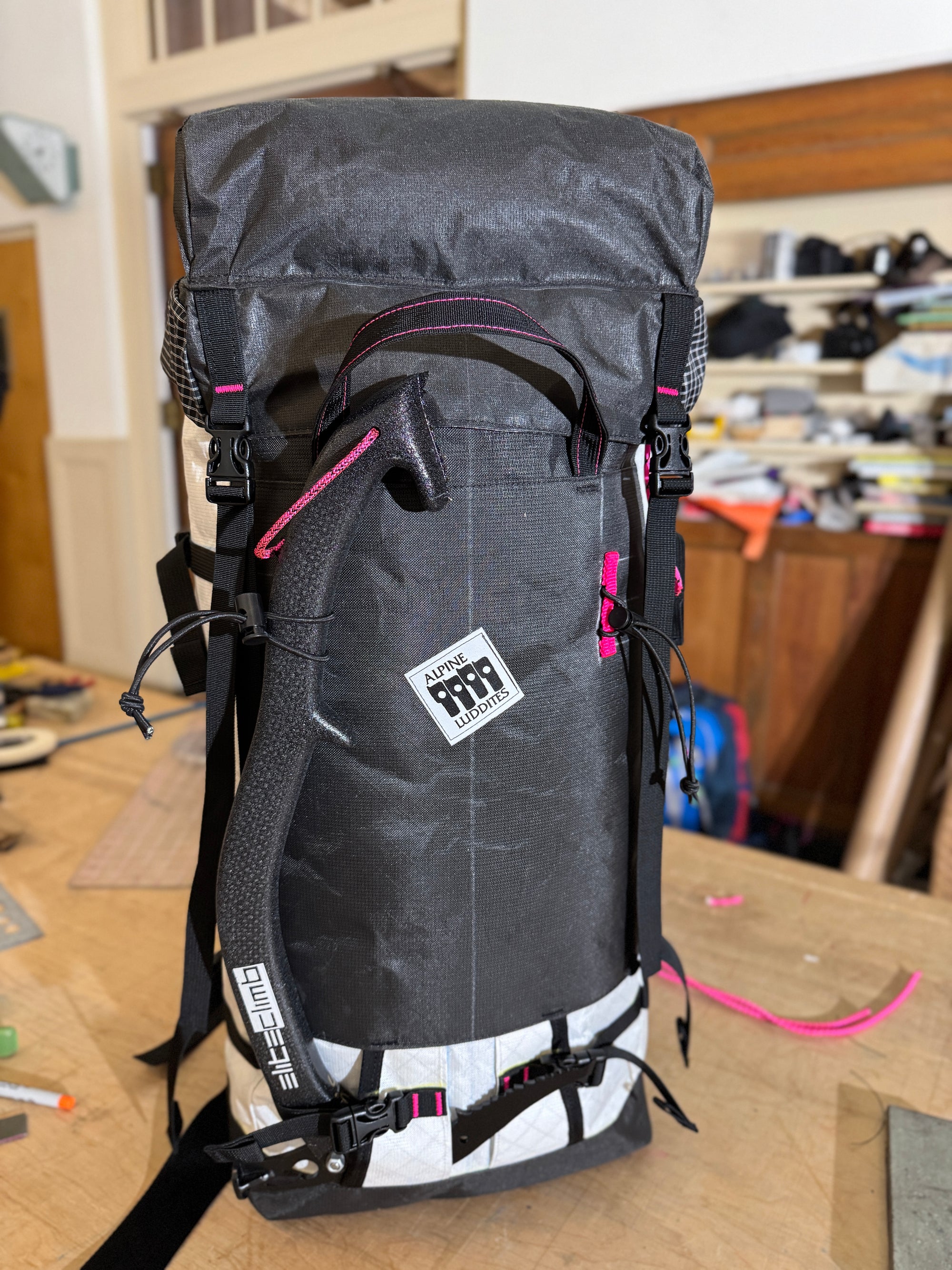 Alpine Machine 30- 50 Liter Pack