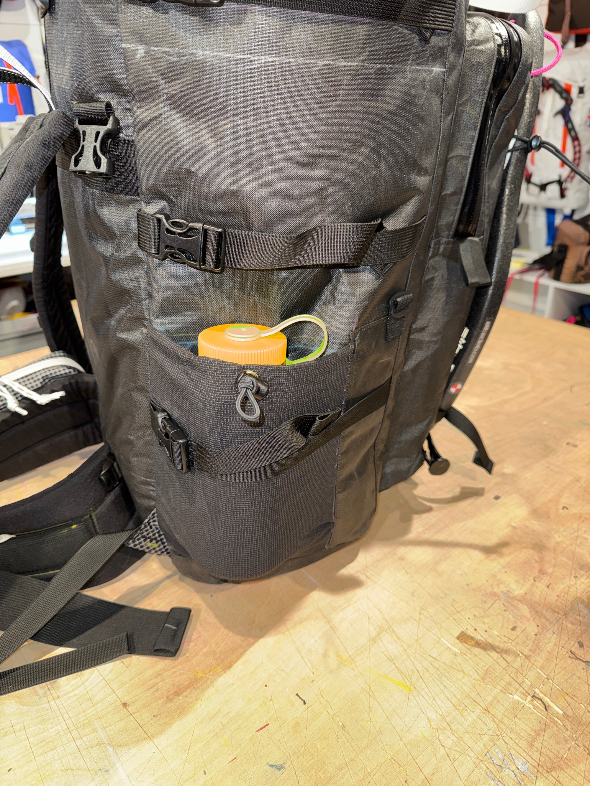 stretch water bottle pockets