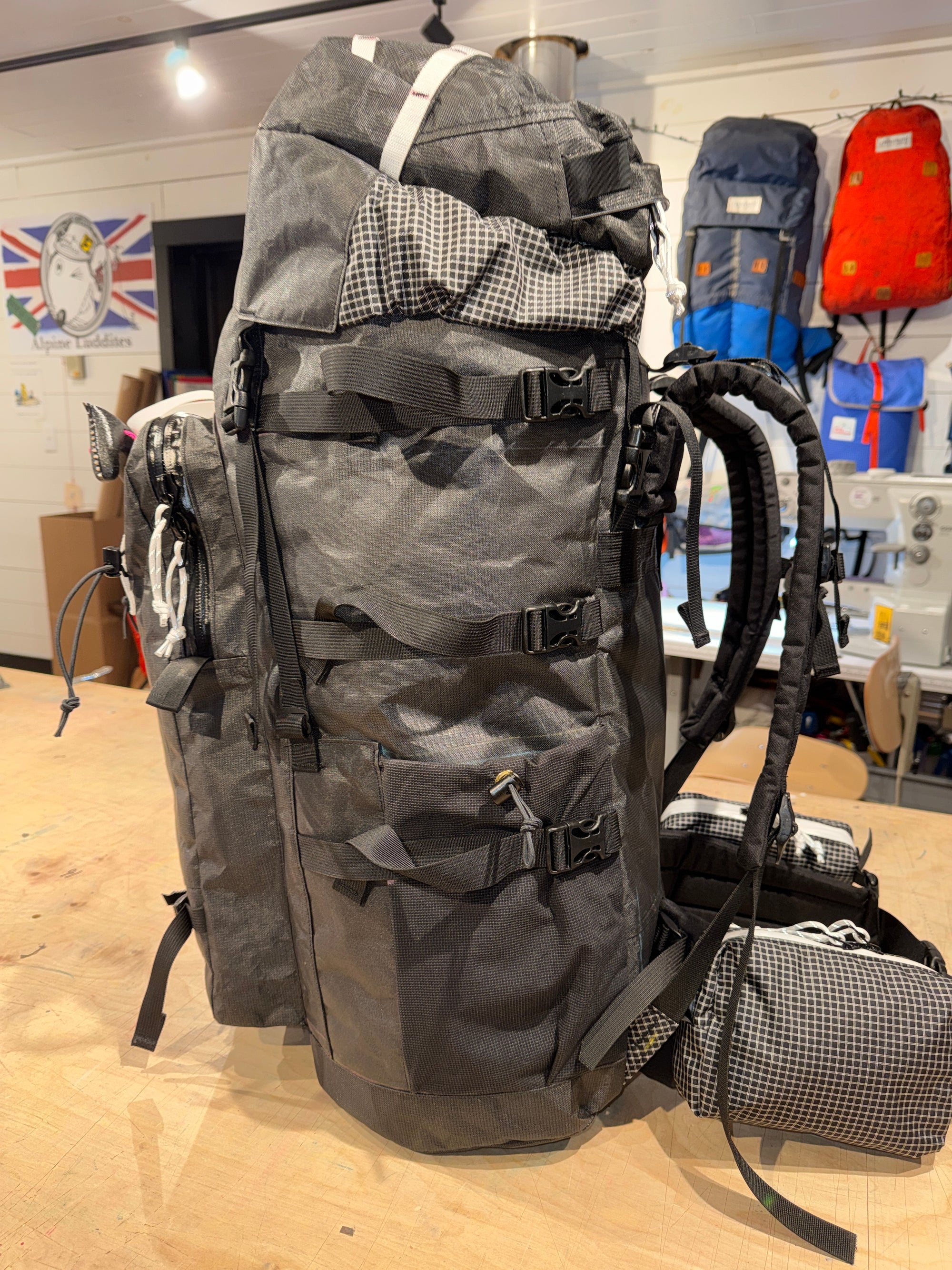 stretch water bottle pockets