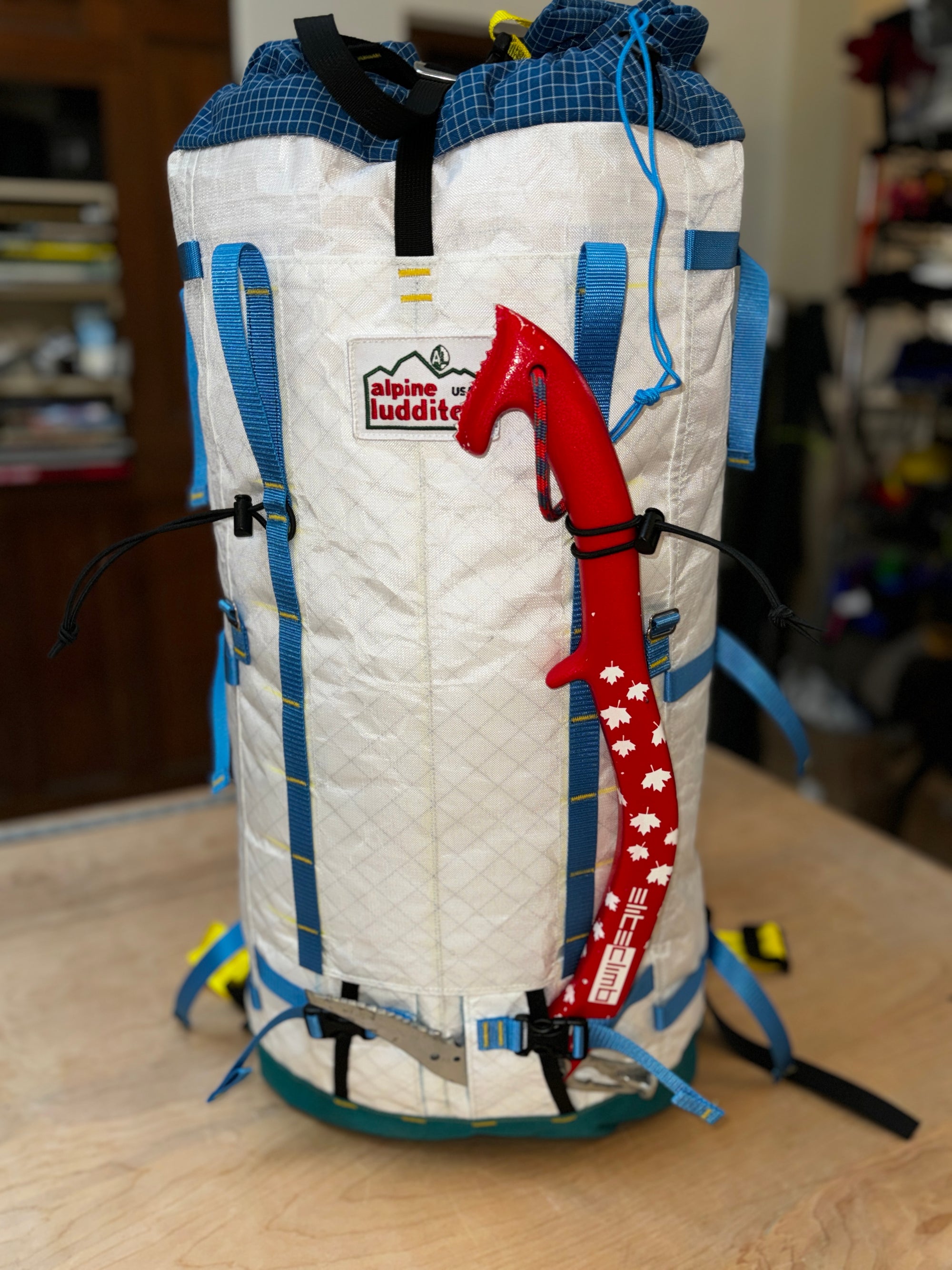 Alpine Machine 30- 50 Liter Pack